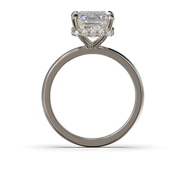 Verlobungsring mit smaragdförmigem Diamant und Platinring