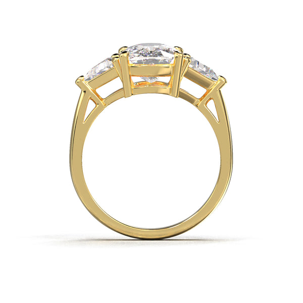 Extravaganter Verlobungsring in Gold mit ovalem Diamantschliff