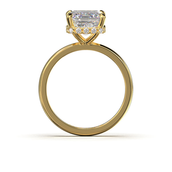 Verlobungsring mit smaragdförmigem Diamant und Goldring