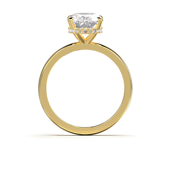 Verlobungsring mit ovalem Diamantschliff und Goldring